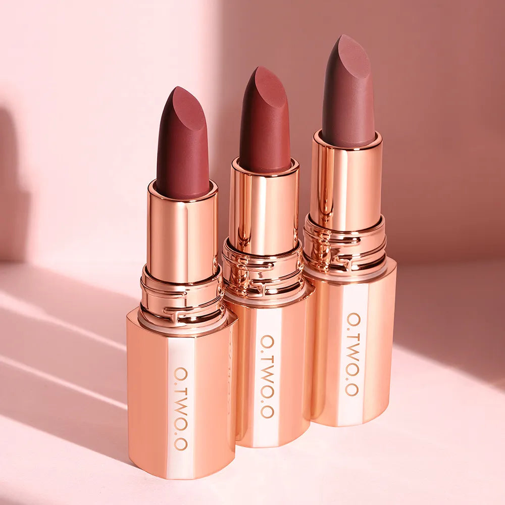 Matte Lipstick: Long-Lasting, Waterproof, and Smudge-Free