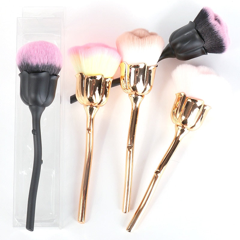 Multifunction Flower Brush For Beginners Can Be Used For Blush and Powder brush to meet different makeup needs